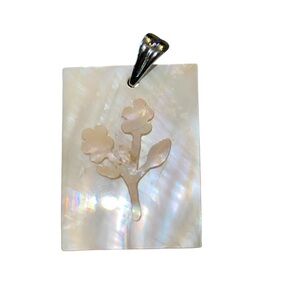 Floral Mother of Pearl Pendant
